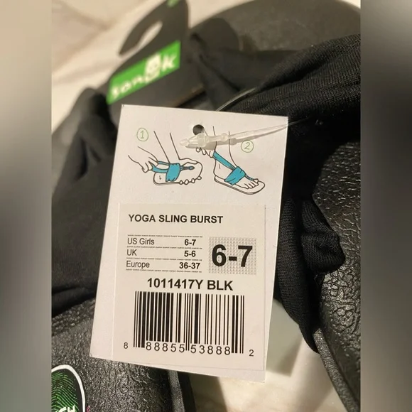 Sanuk Yoga Sling Burst Flip Flop Sandals Girls 6/7 Black 1011417Y Yoga Mat NWT - Picture 2 of 5